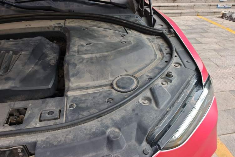 Used Wey VV7 2017 2.0T Flagship Model Engine Bay Left