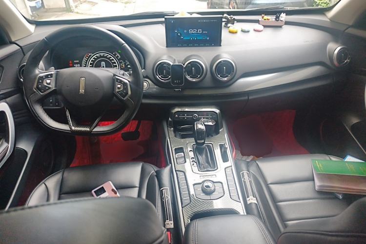 Used Wey VV7 2017 2.0T Ultra-Luxury Version Center Console