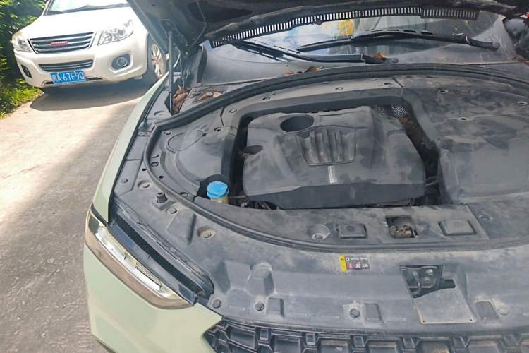 Used Wey VV7 2017 2.0T Ultra-Luxury Version Engine Bay Right