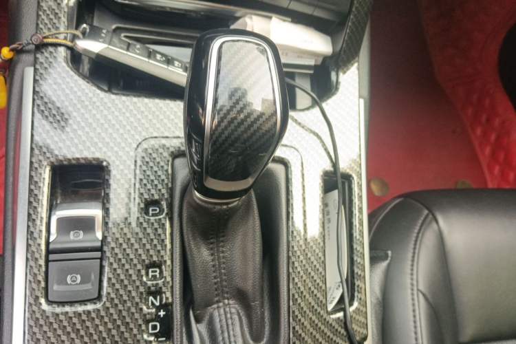 Used Wey VV7 2017 2.0T Ultra-Luxury Version Gear Lever