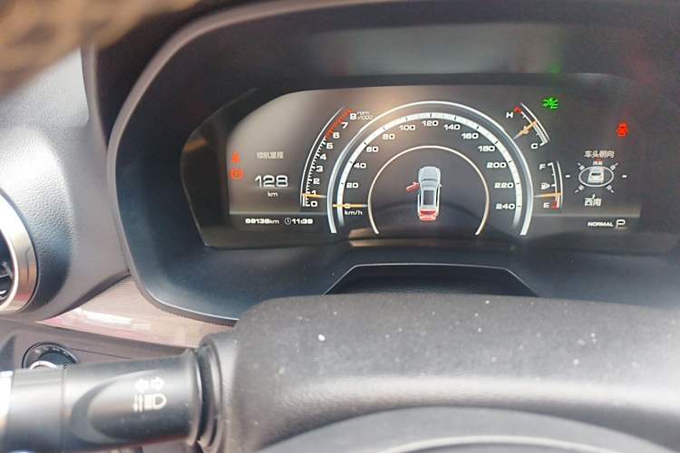 Used Wey VV7 2017 2.0T Ultra-Luxury Version Odometer Close Up