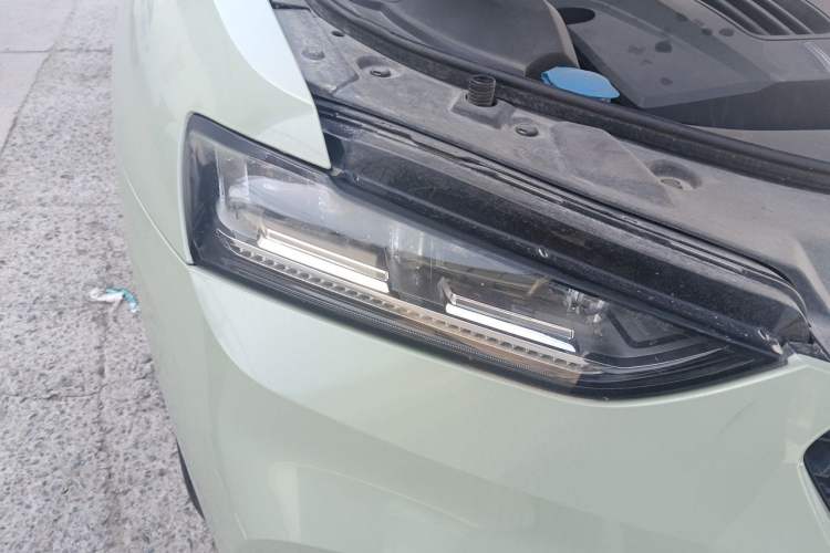 Used Wey VV7 2017 2.0T Ultra-Luxury Version Right Front Headlight