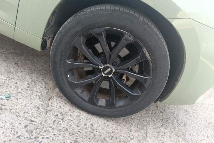 Used Wey VV7 2017 2.0T Ultra-Luxury Version Right Front Wheel Hub