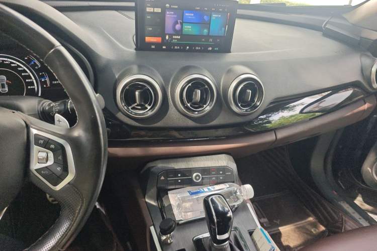 Used Wey VV7 2017 2.0T Ultra-Luxury Version Audio And AC Panel