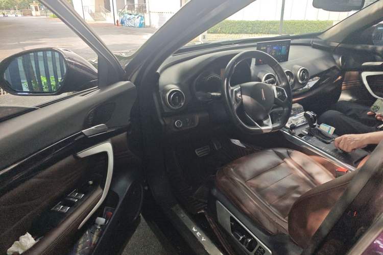 Used Wey VV7 2017 2.0T Ultra-Luxury Version Driver Seat