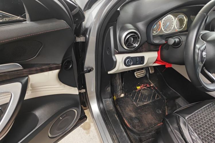 Used Wey VV7 2017 2.0T Flagship Model Driver Seat