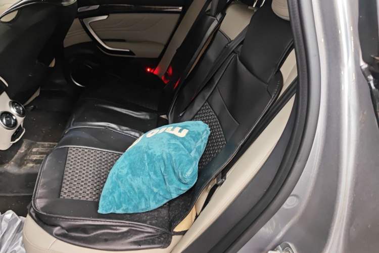 Used Wey VV7 2017 2.0T Flagship Model Left Rear Seat