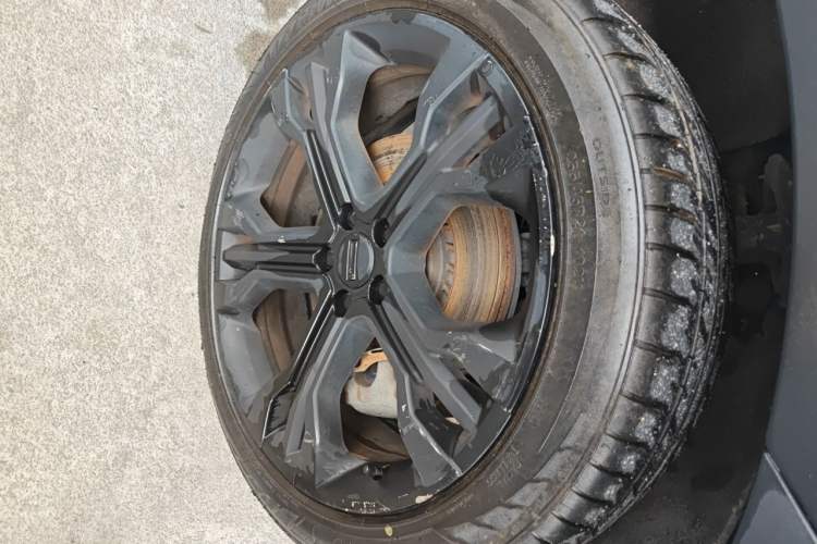 Used Wey VV7 2017 2.0T Flagship Model Right Front Wheel Hub