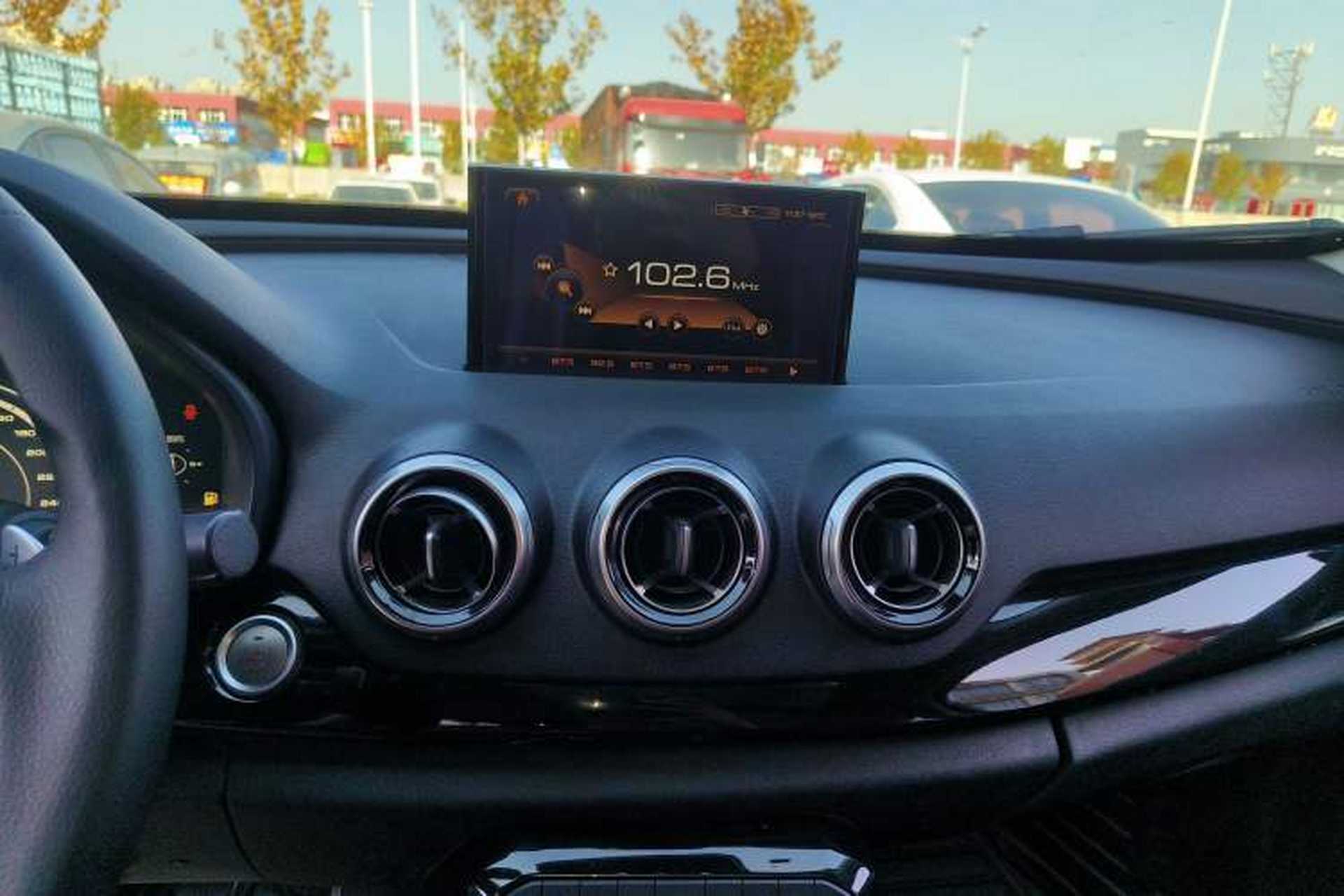 Used Wey VV7 2017 2.0T Flagship Model Audio And AC Panel