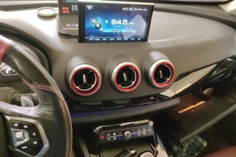 Used Wey VV7 2017 2.0T Ultra-Luxury Version Audio And AC Panel