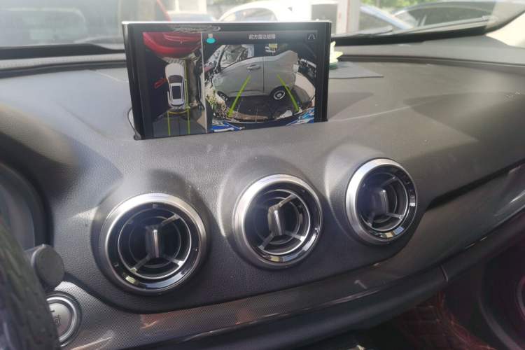 Used Wey VV7 2017 2.0T Luxury Model Audio And AC Panel