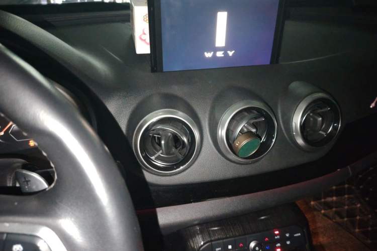 Used Wey VV7 2017 2.0T Flagship Model Audio And AC Panel