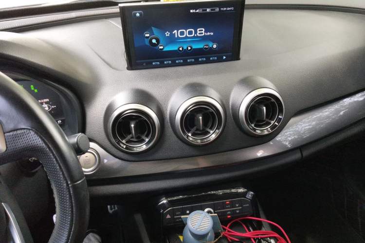 Used Wey VV7 2017 2.0T Flagship Model Audio And AC Panel