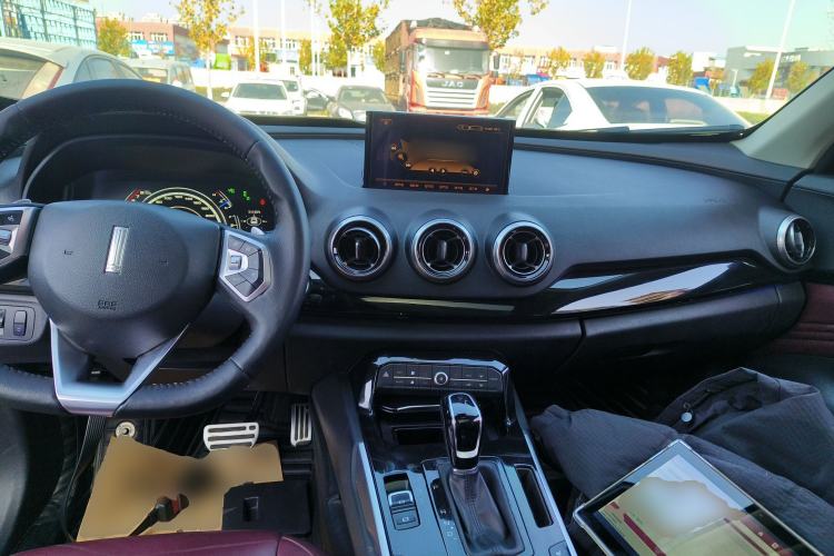 Used Wey VV7 2017 2.0T Flagship Model Center Console