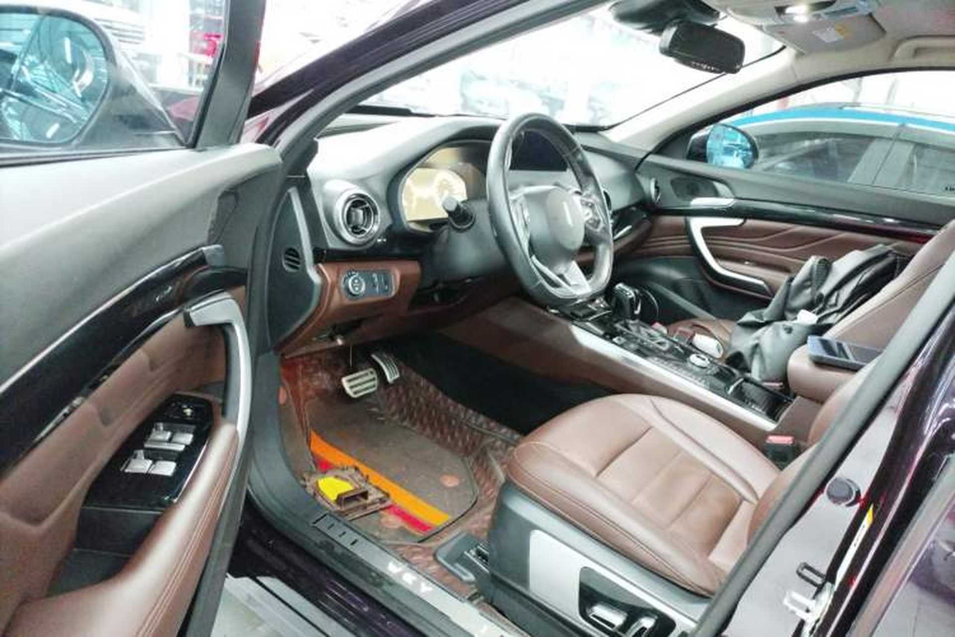 Used Wey VV7 2017 2.0T Flagship Model Driver Seat
