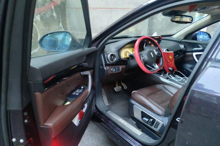 Used Wey VV7 2017 2.0T Flagship Model Driver Seat