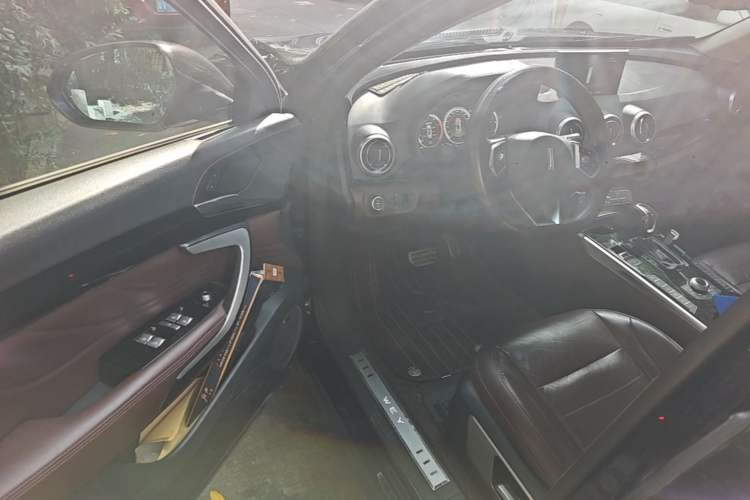 Used Wey VV7 2017 2.0T Flagship Model Driver Seat
