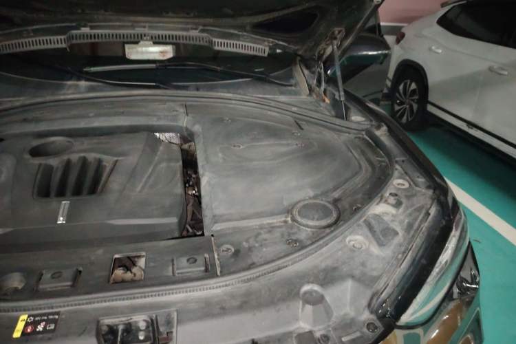 Used Wey VV7 2017 2.0T Flagship Model Engine Bay Left