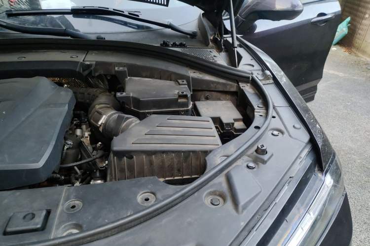 Used Wey VV7 2017 2.0T Flagship Model Engine Bay Left