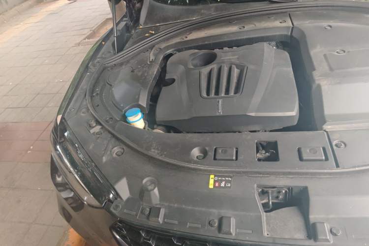 Used Wey VV7 2017 2.0T Flagship Model Engine Bay Right