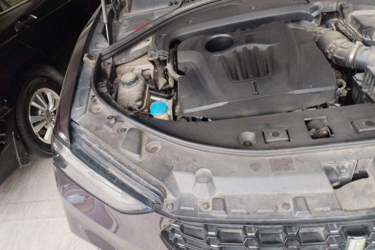 Used Wey VV7 2017 2.0T Flagship Model Engine Bay Right