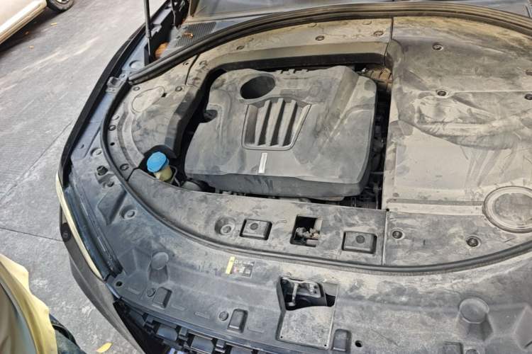 Used Wey VV7 2017 2.0T Flagship Model Engine Bay Right