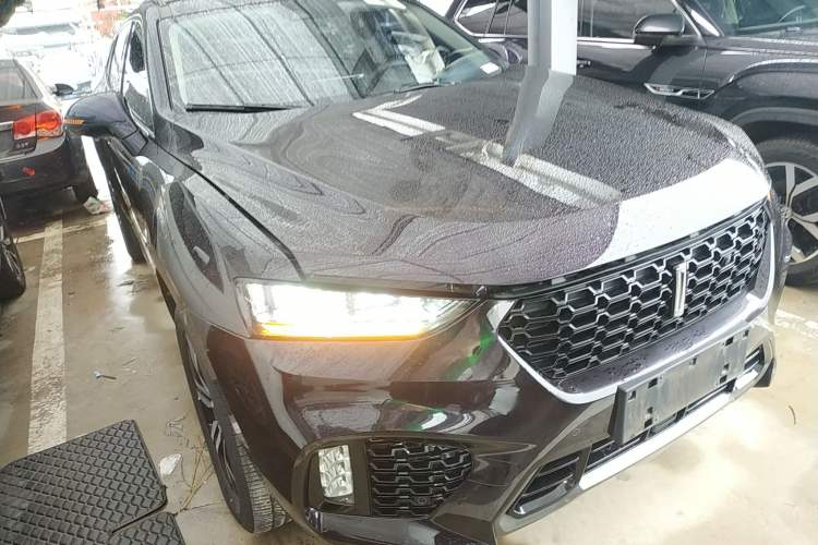 Used Wey VV7 2017 2.0T Ultra-Luxury Version Front Right 45 Deg