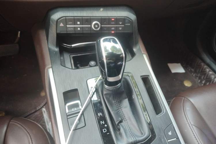 Used Wey VV7 2017 2.0T Ultra-Luxury Version Gear Lever