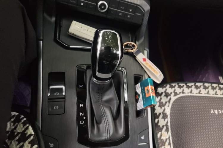 Used Wey VV7 2017 2.0T Flagship Model Gear Lever