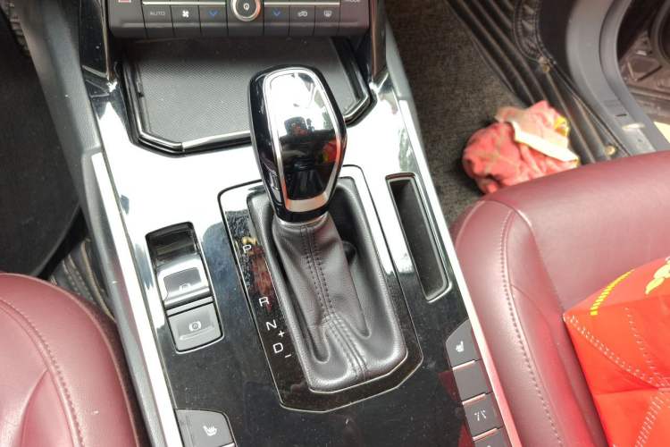 Used Wey VV7 2017 VV7c 2.0T Flagship Model Gear Lever