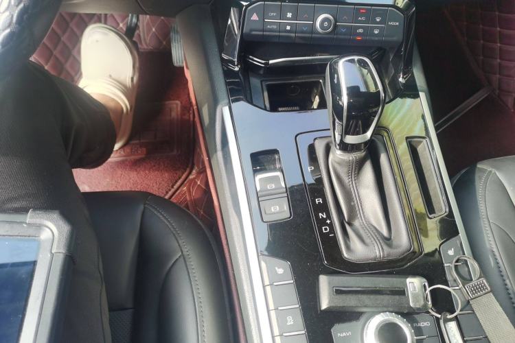 Used Wey VV7 2017 2.0T Luxury Model Gear Lever