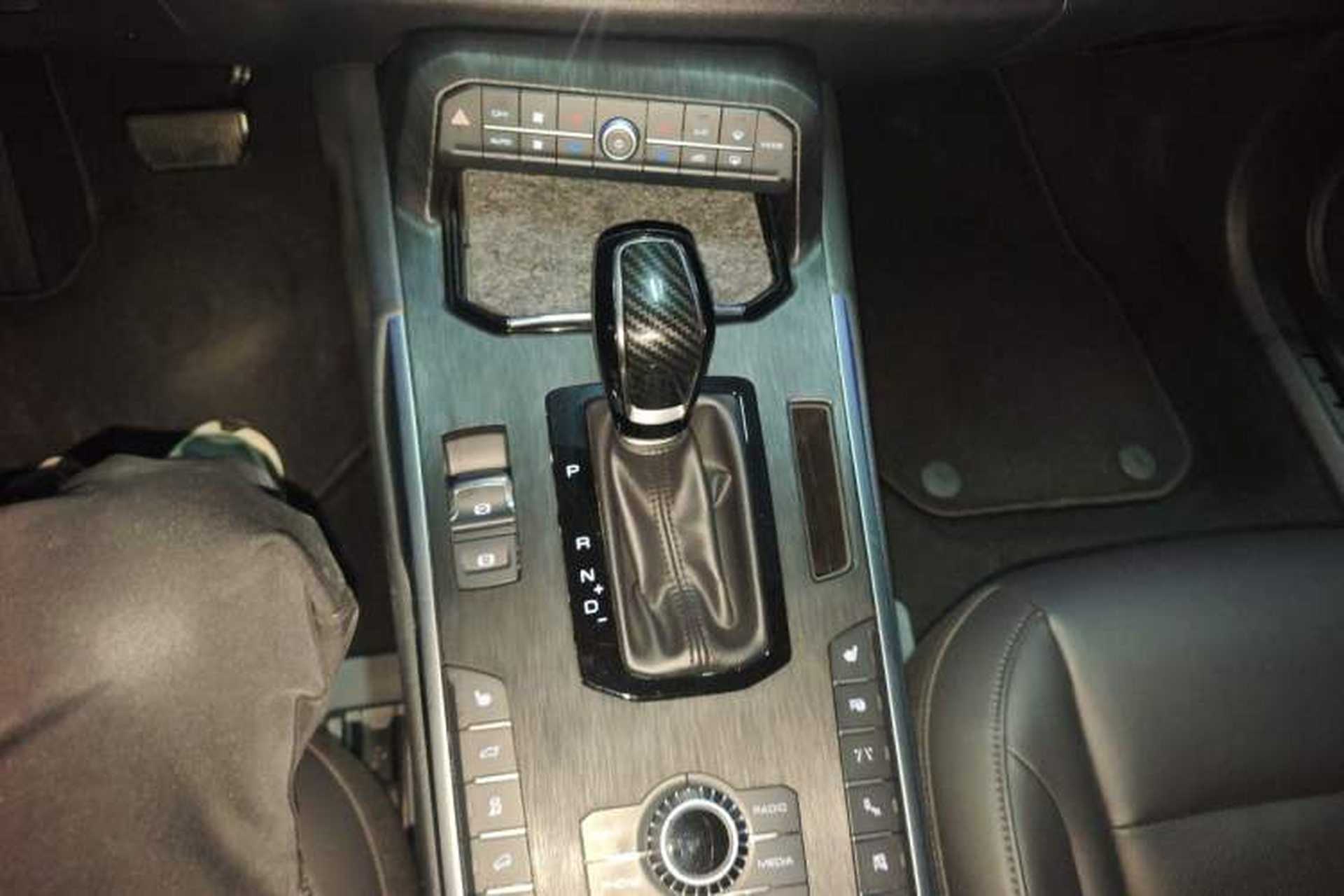 Used Wey VV7 2017 2.0T Ultra-Luxury Version Gear Lever
