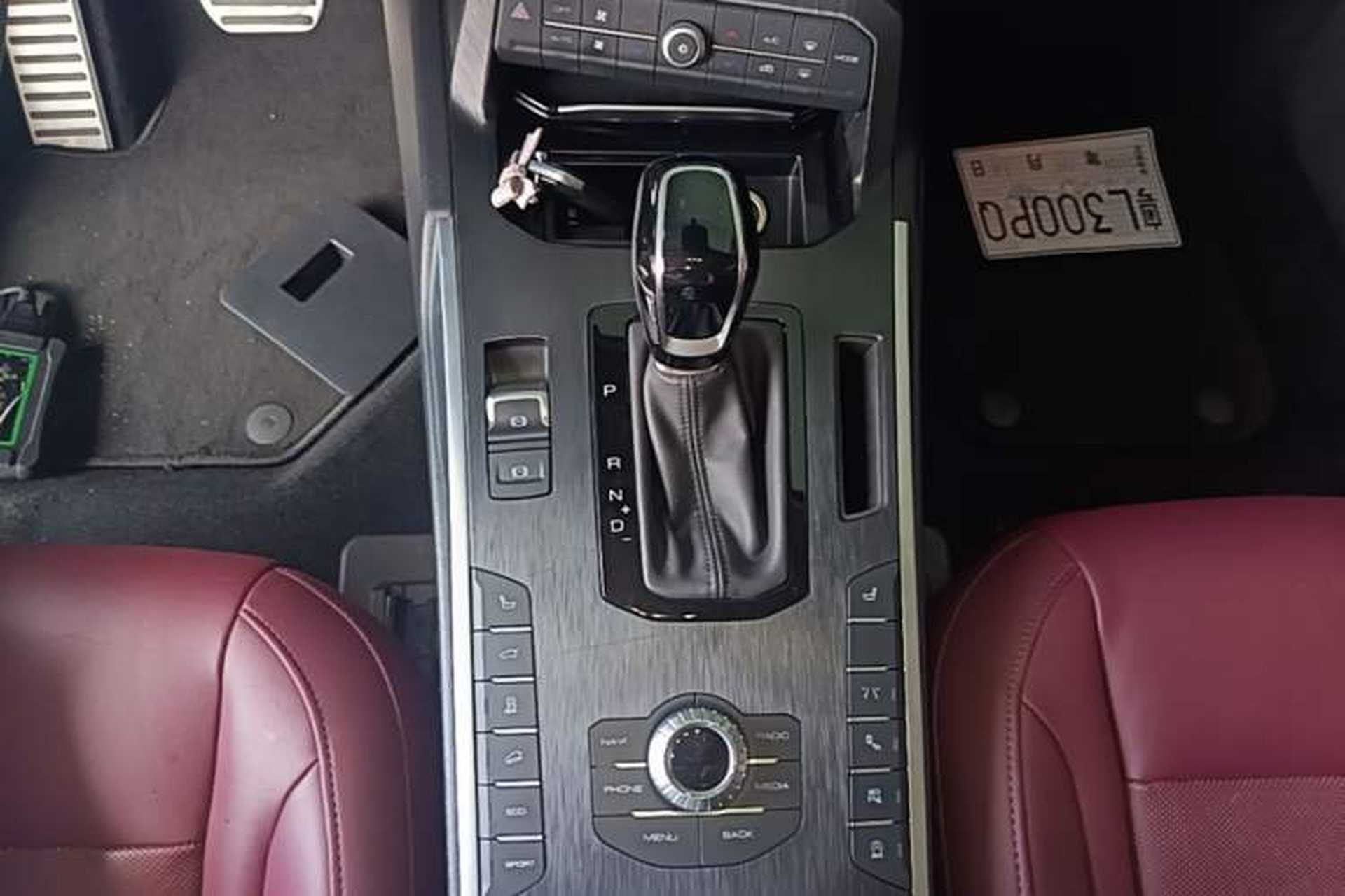 Used Wey VV7 2017 2.0T Ultra-Luxury Version Gear Lever