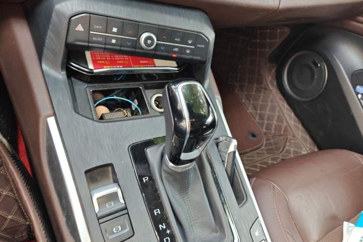 Used Wey VV7 2017 2.0T Flagship Model Gear Lever