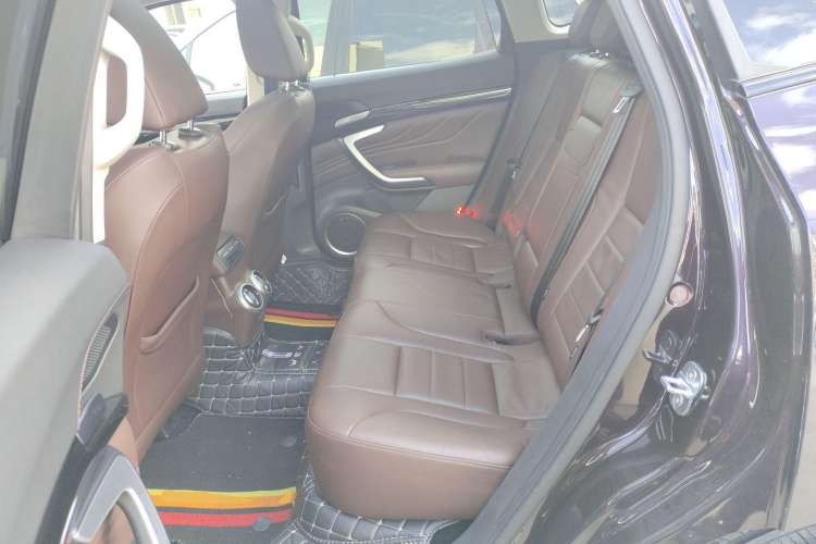Used Wey VV7 2017 2.0T Flagship Model Interior 1