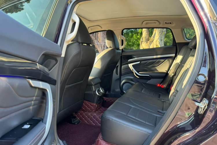 Used Wey VV7 2017 2.0T Luxury Model Interior 2
