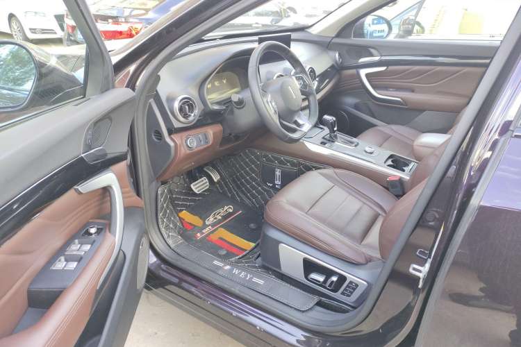 Used Wey VV7 2017 2.0T Flagship Model Interior 2