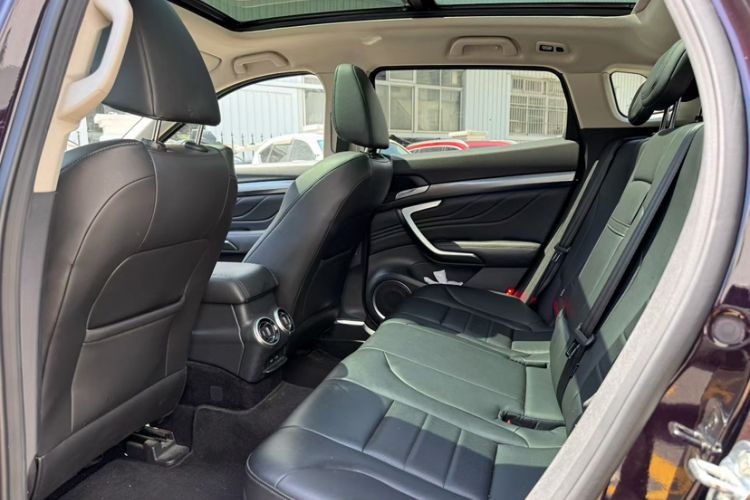 Used Wey VV7 2017 2.0T Ultra-Luxury Version Interior 5