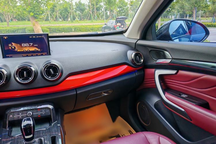 Used Wey VV7 2017 2.0T Flagship Model Interior 6