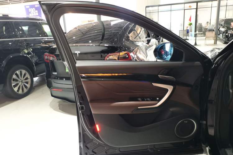 Used Wey VV7 2017 2.0T Flagship Model Left Front Door Interior