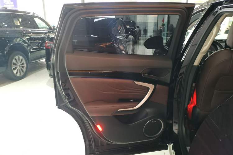 Used Wey VV7 2017 2.0T Flagship Model Left Rear Door Interior