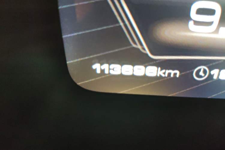 Used Wey VV7 2017 VV7c 2.0T Flagship Model Odometer Close Up
