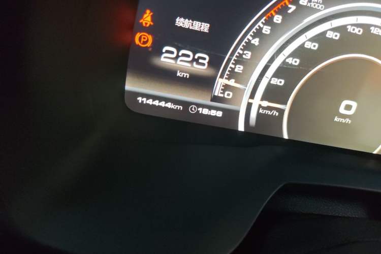 Used Wey VV7 2017 2.0T Flagship Model Odometer Close Up
