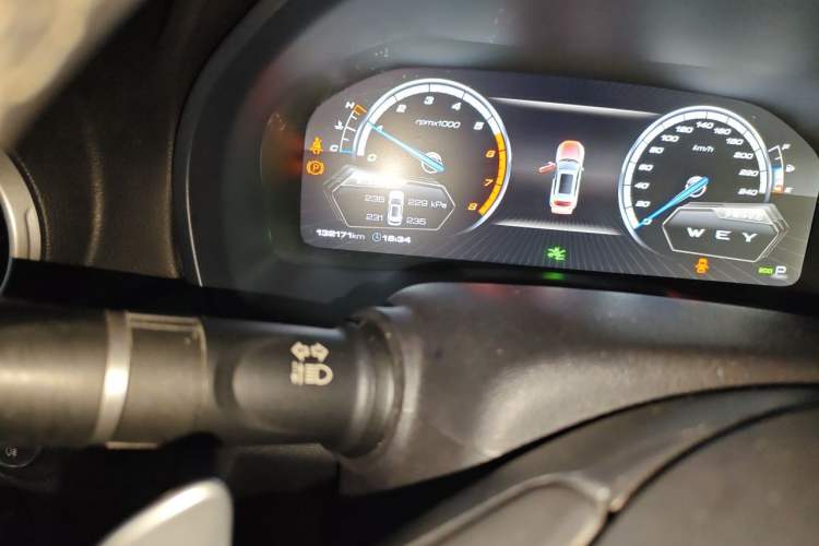 Used Wey VV7 2017 2.0T Ultra-Luxury Version Odometer Close Up