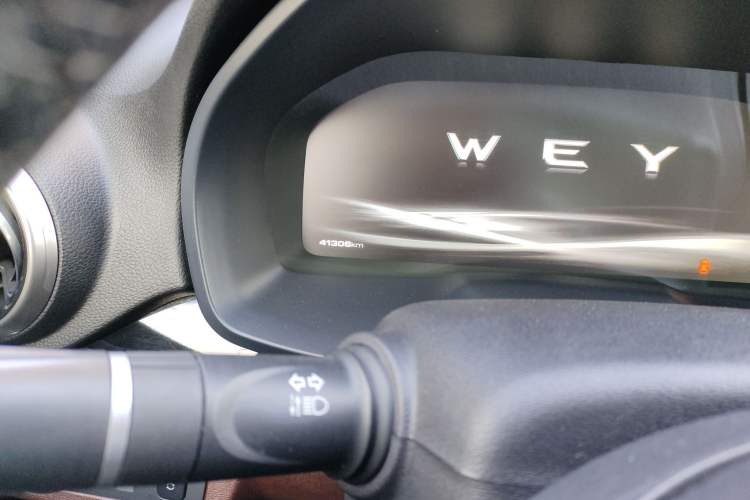 Used Wey VV7 2017 2.0T Flagship Model Odometer Close Up