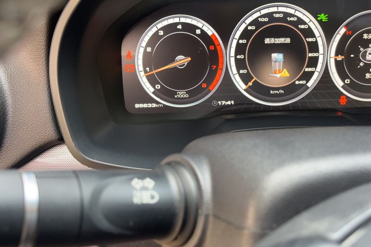 Used Wey VV7 2017 2.0T Flagship Model Odometer Close Up