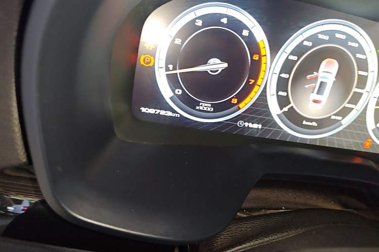 Used Wey VV7 2017 2.0T Flagship Model Odometer Close Up