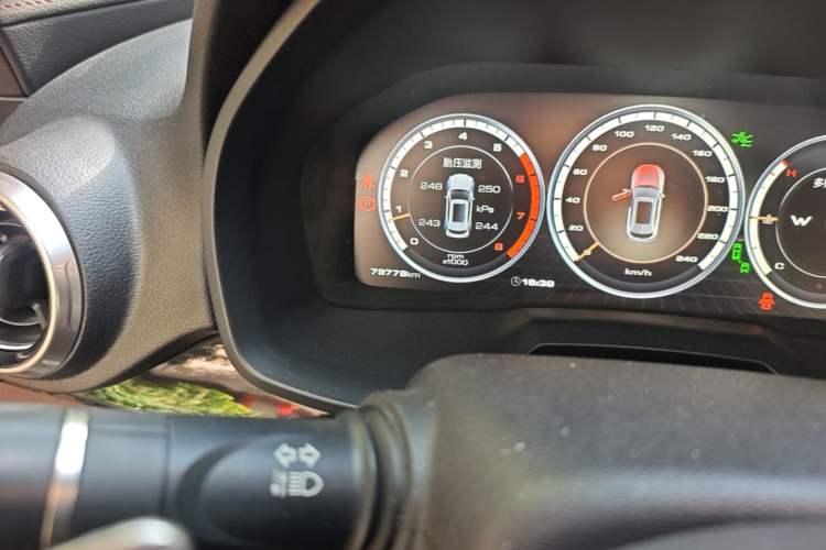 Used Wey VV7 2017 2.0T Flagship Model Odometer Close Up