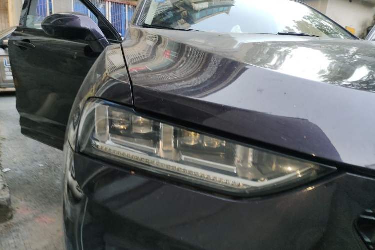 Used Wey VV7 2017 2.0T Flagship Model Right Front Headlight