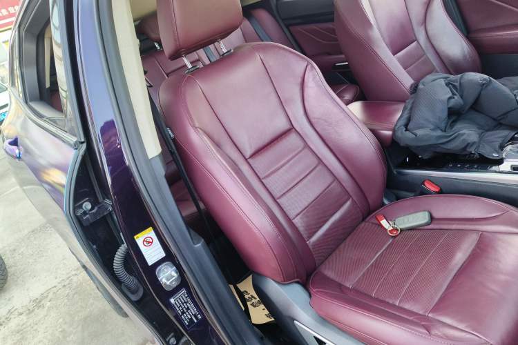 Used Wey VV7 2017 2.0T Flagship Model Right Front Seat